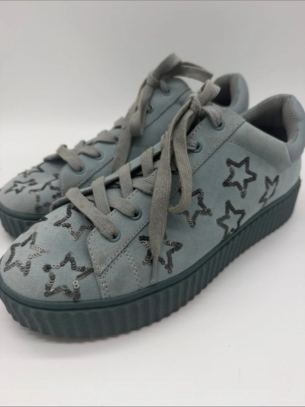 Gunmetal blue star suede platform sneaker